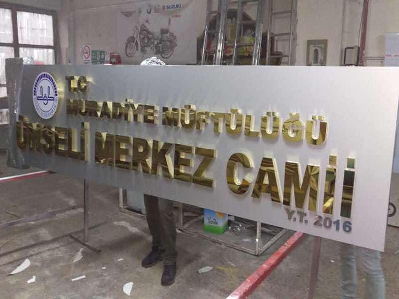 sari paslanmaz krom tabela